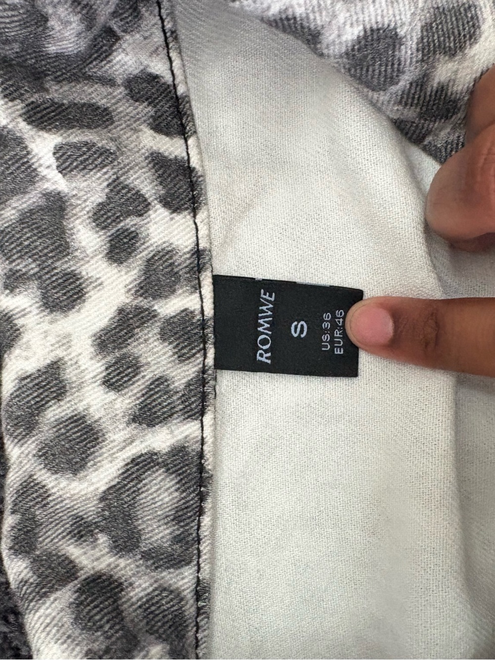 ROMWE Gray Leopard Print Cardigan+GUAPI Designer Pants - Picture 5 of 16